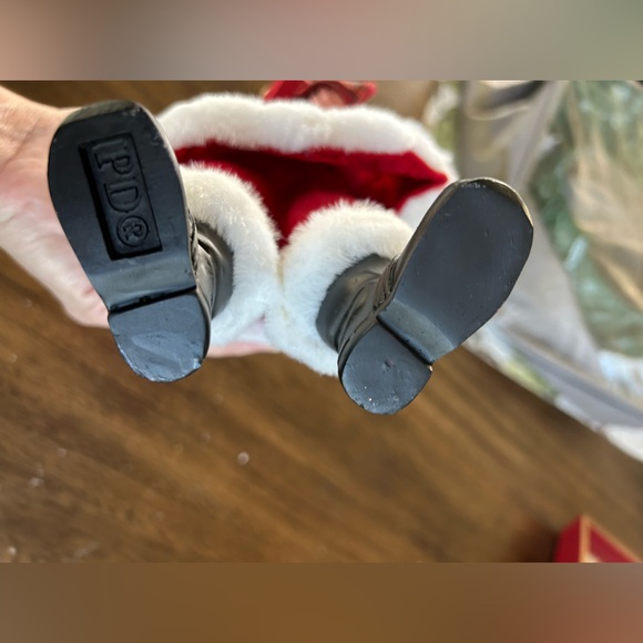 Ceramic standing Santa figurine, 12 x6” - Picture 5 of 8